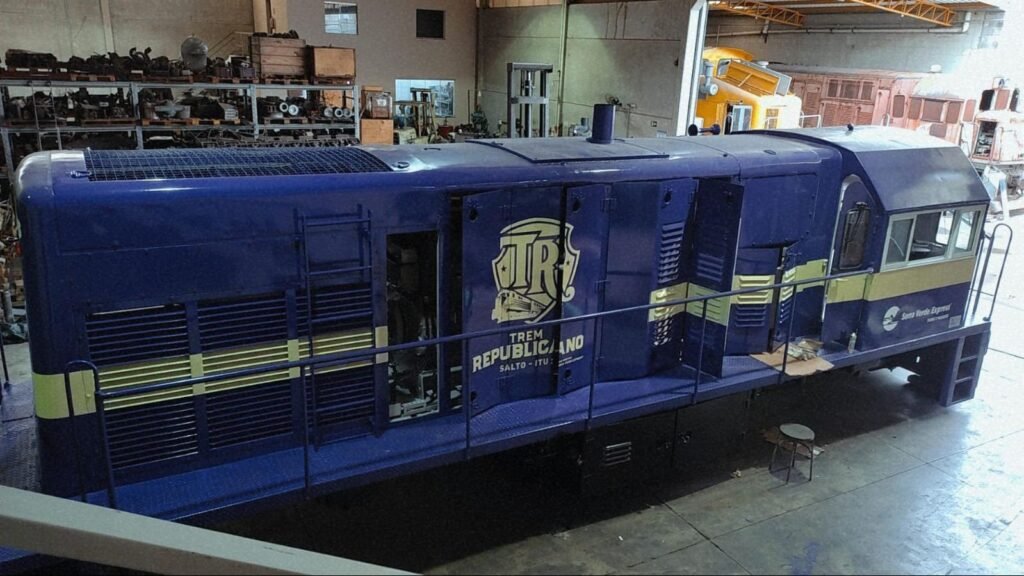 Trem Republicano recebe nova locomotiva e oferece passeio a R$ 20