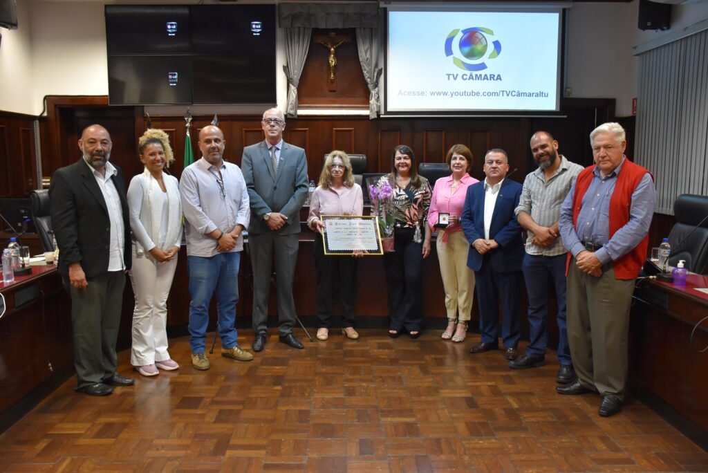Câmara entrega Diploma e Medalha “Fiori Amantéa”