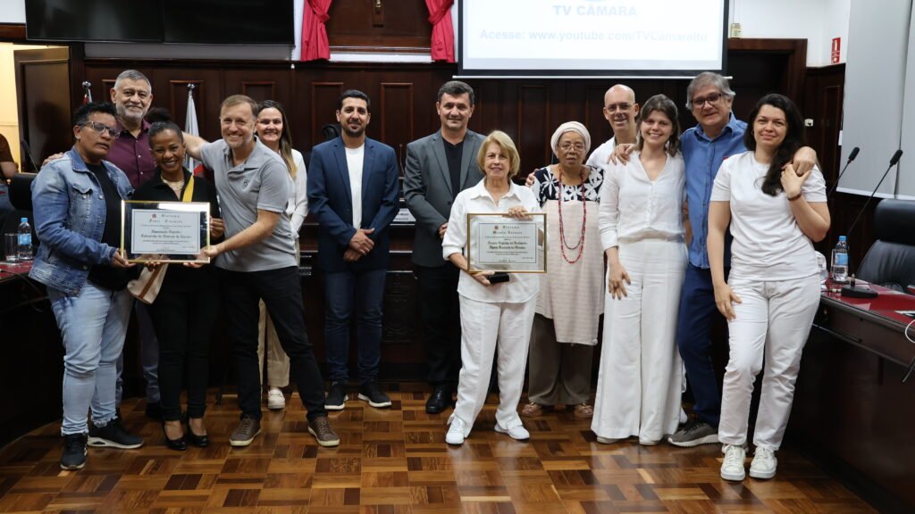 Câmara de Itu homenageia entidades Espíritas e Umbandistas