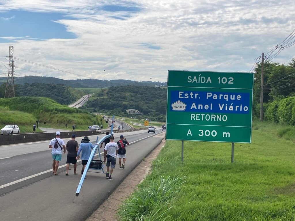 Via Colinas orienta romeiros sobre tráfego seguro nas rodovias durante peregrinação da Paixão de Cristo