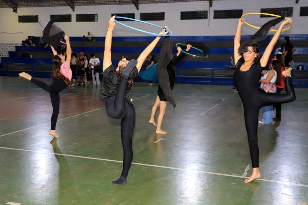 Neste sábado, Cortejo de Natal reúne mais de cem artistas