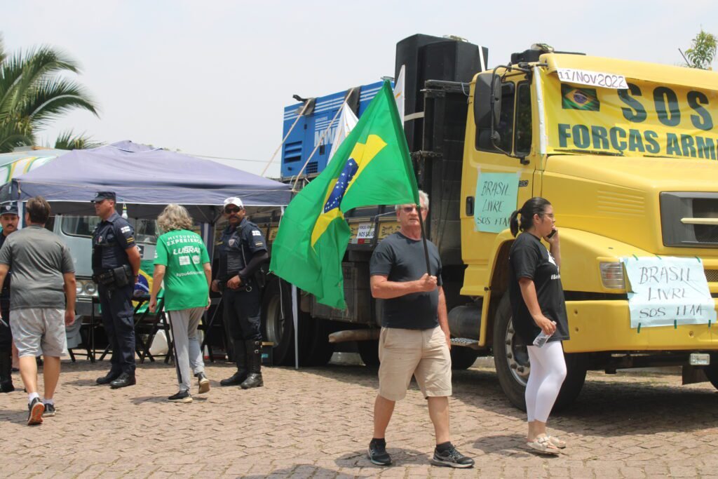 Prefeitura fiscaliza manifestação no Quartel de Itu