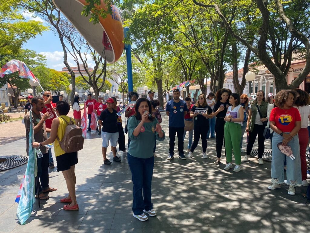 Petistas e Bolsonaristas fazem movimentos às vésperas das eleições