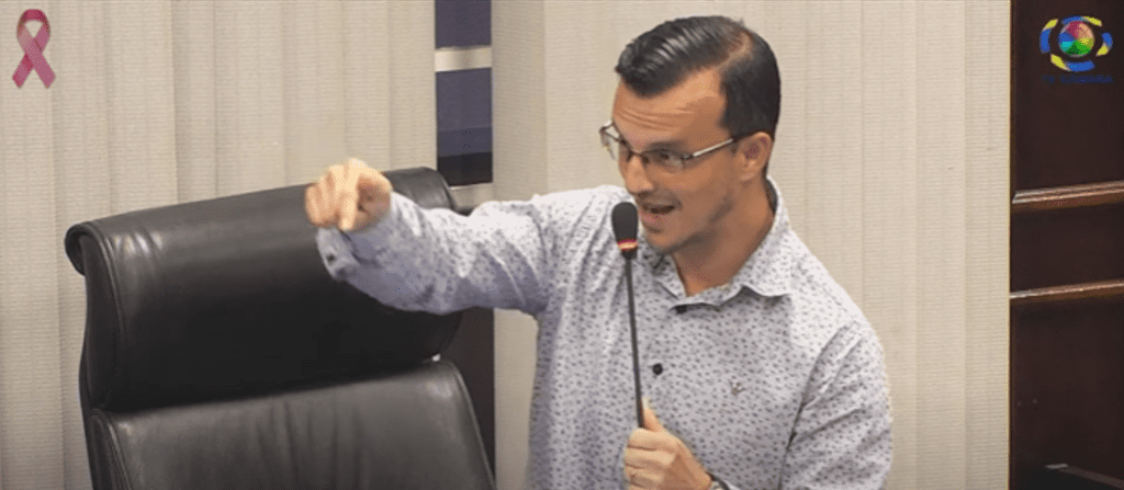 Prefeito propõe mudanças às pressas na previdência municipal e oposição protesta