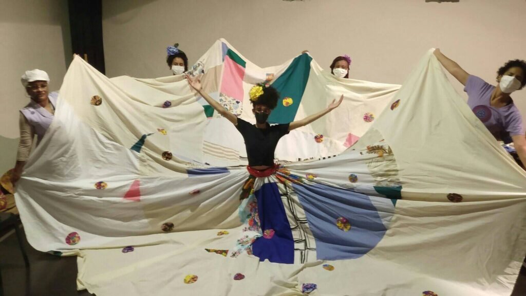 Sesi apresenta espetáculo Saias neste sábado