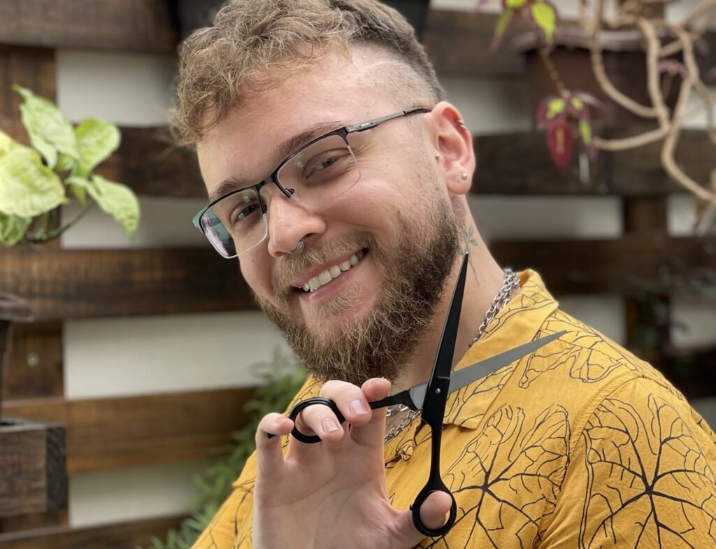 <strong>Cabeleireiro ituano recebe prêmio Tesoura de Ouro em Paris</strong>