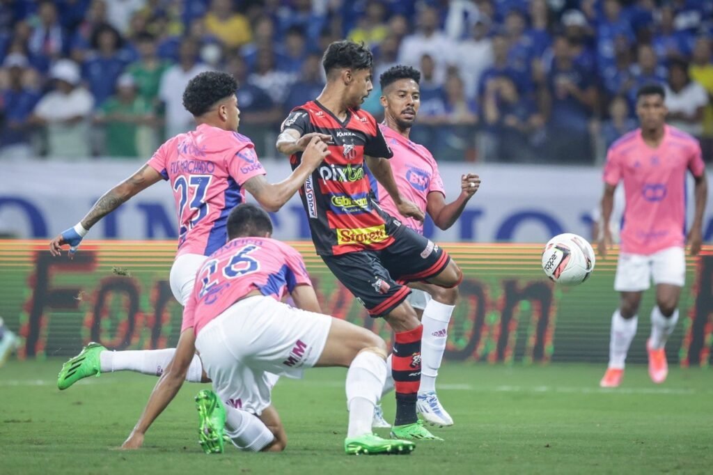 Ituano faz jus a seu hino em disputa com Cruzeiro