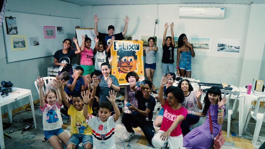 Exposição E-Lixo leva arte sustentável e consciência ambiental para jovens