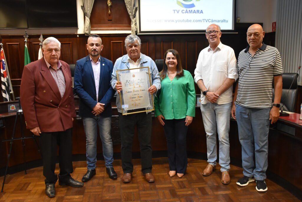 “Professor Toninho” recebe Título de Cidadania Ituana