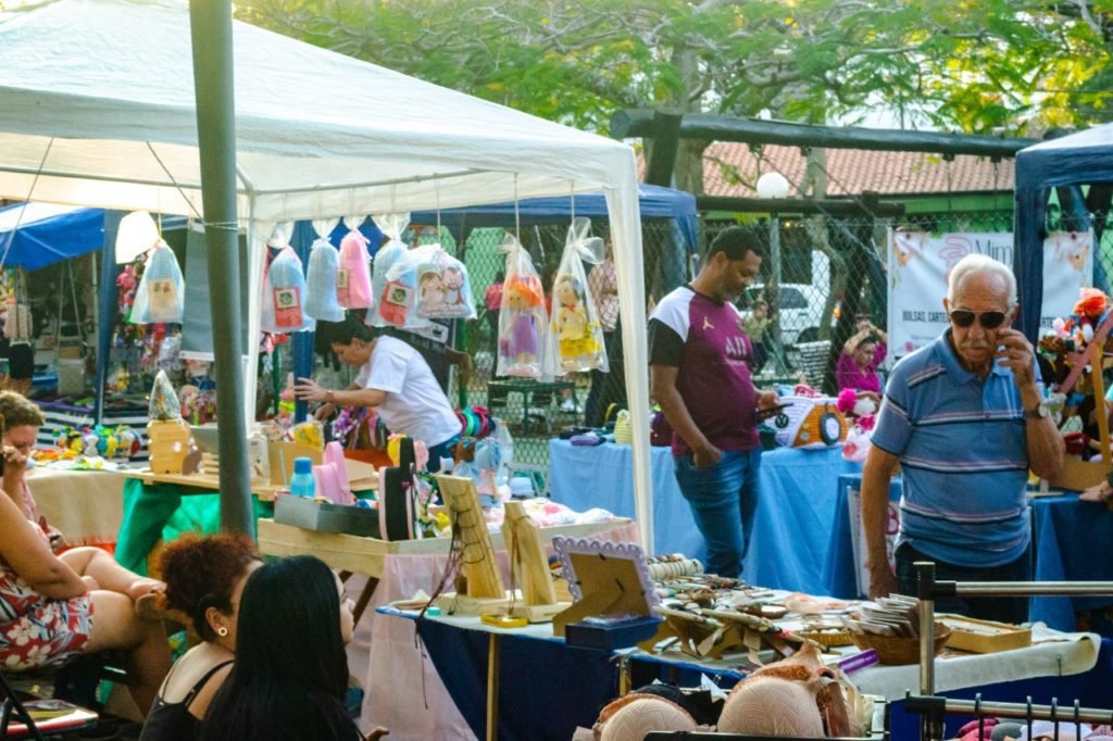 Centenas de pessoas prestigiaram a Edição de Inverno da Feira de Arte e Artesanato