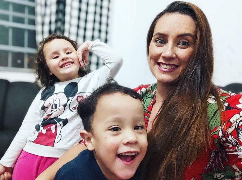 Mãe de autista diz que, mesmo com cartão cidadão especial, não teve direito a atendimento prioritário