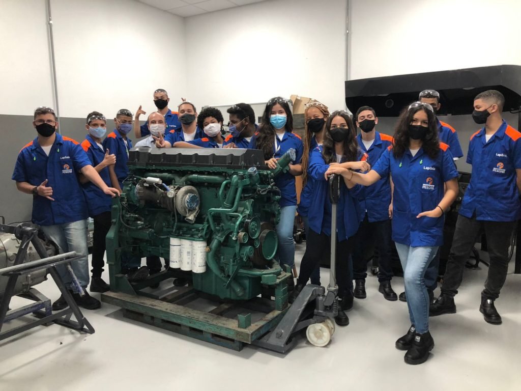 Projeto Pescar abre inscrições para capacitar jovens interessados em mecânica veicular