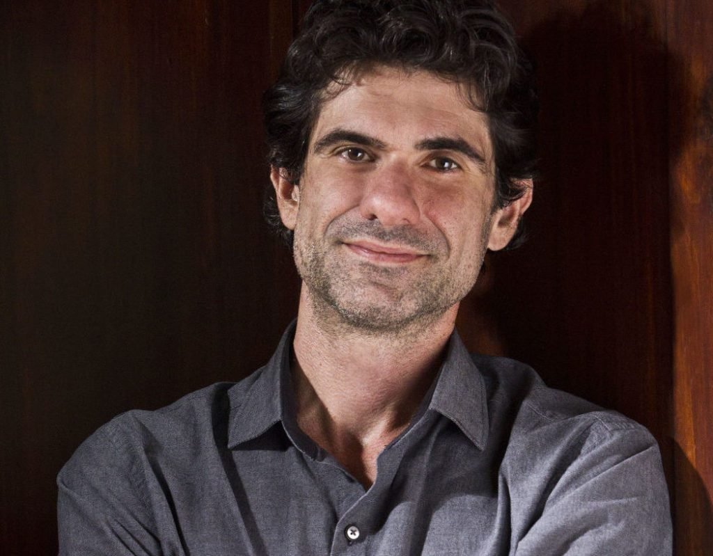 Marcos Piangers endossa finalista do Jabuti em novo livro sobre Alemanha nazista