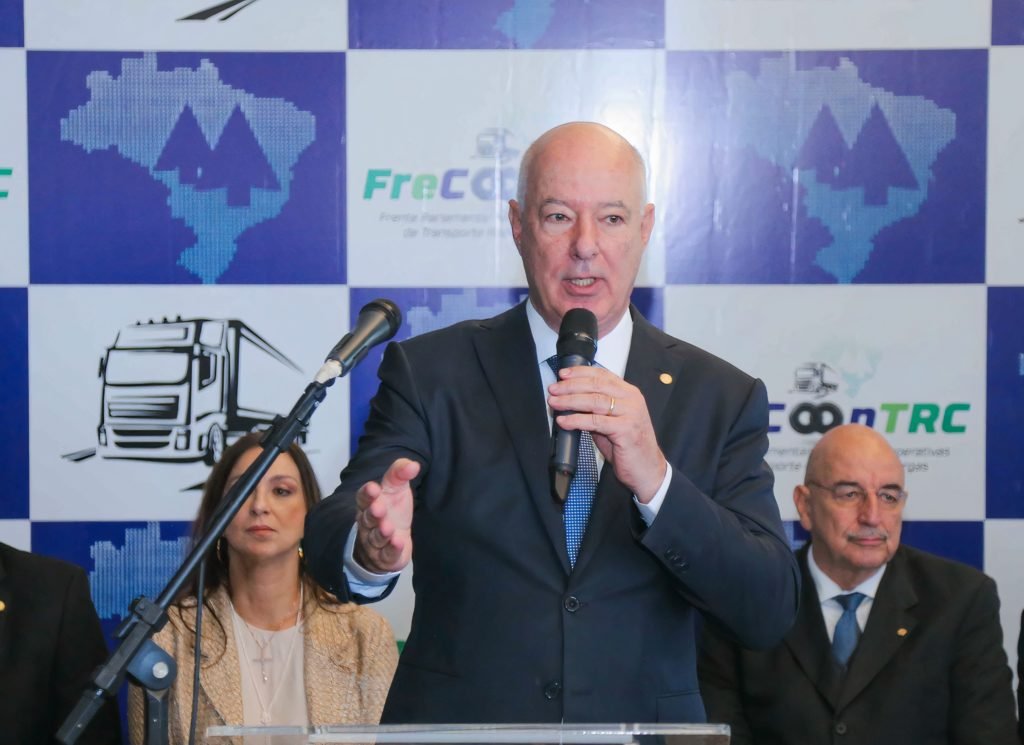 Herculano lança Frente Parlamentar das Cooperativas de Transporte Rodoviário de Cargas