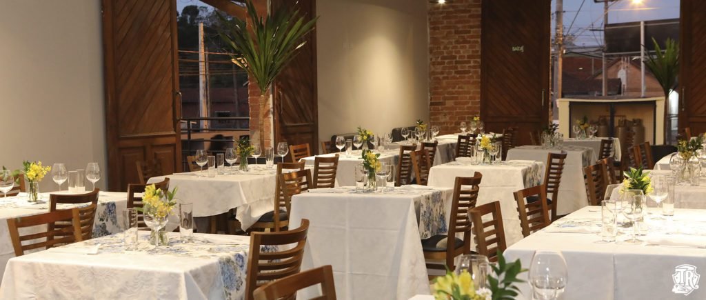 O amor está no ar e nos trilhos do Trem Republicano