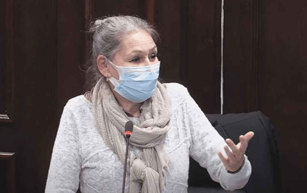 Lei que orienta motociclistas durante o abastecimento é aprovada na Câmara