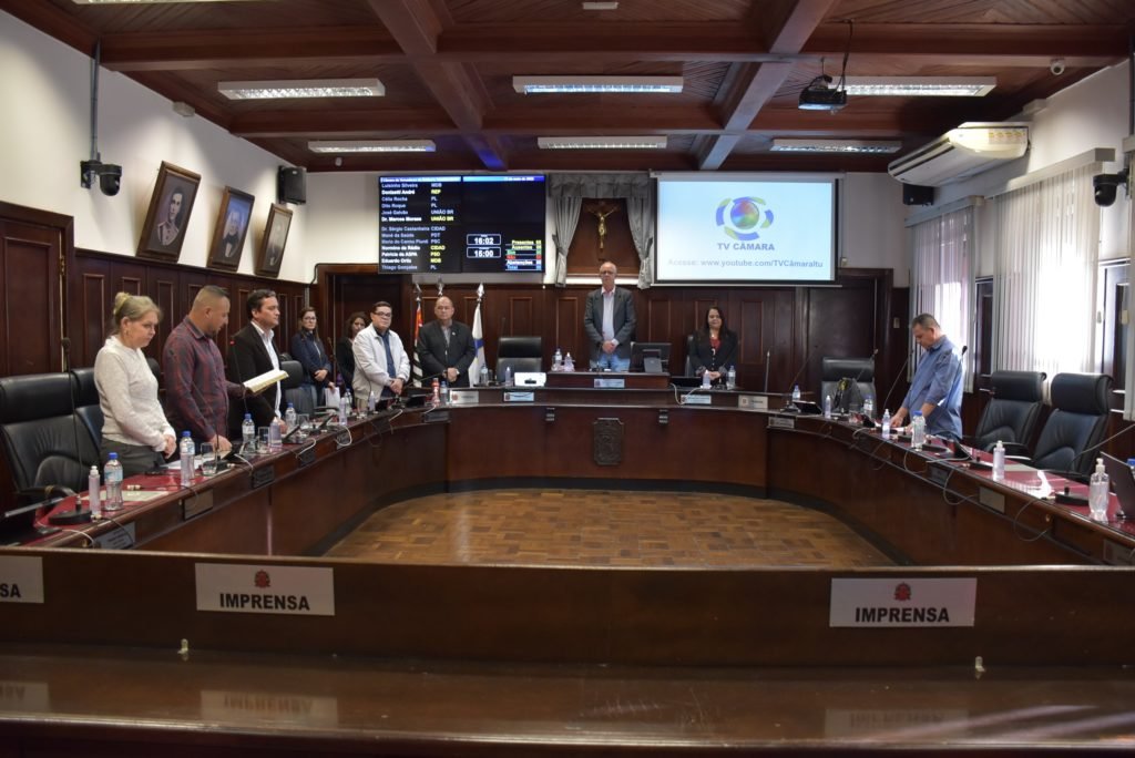 Câmara aprova conscientização sobre câncer e nomeia creche na Vila Martins