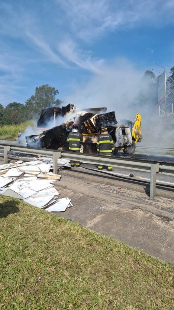 Acidente com vítima fatal ainda reflete no trânsito da Castello Branco