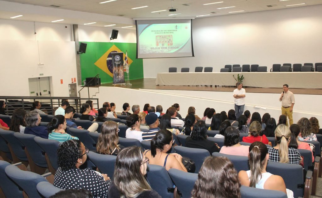 Entenda o que muda para servidores públicos com a proposta de reforma administrativa