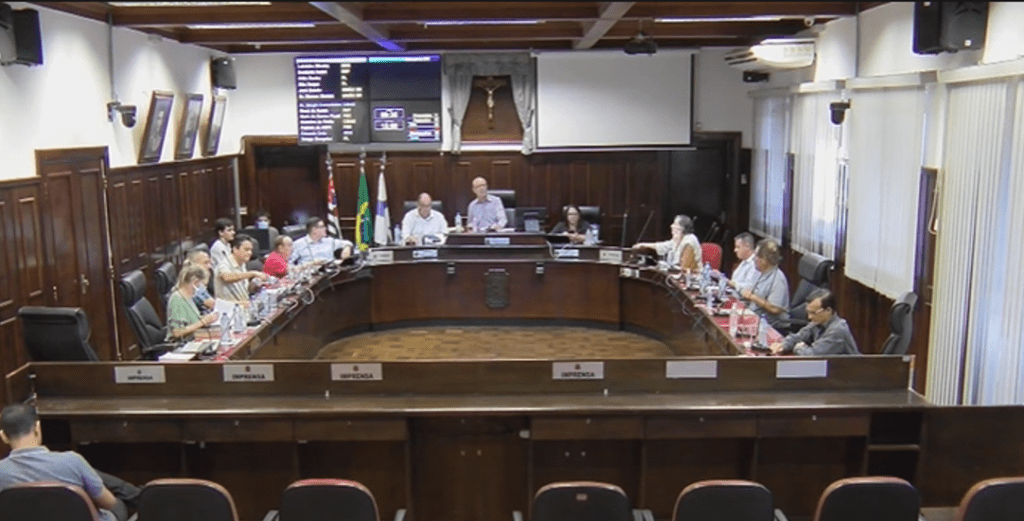 Vereadores aprovam reposição de 10,16% a servidores