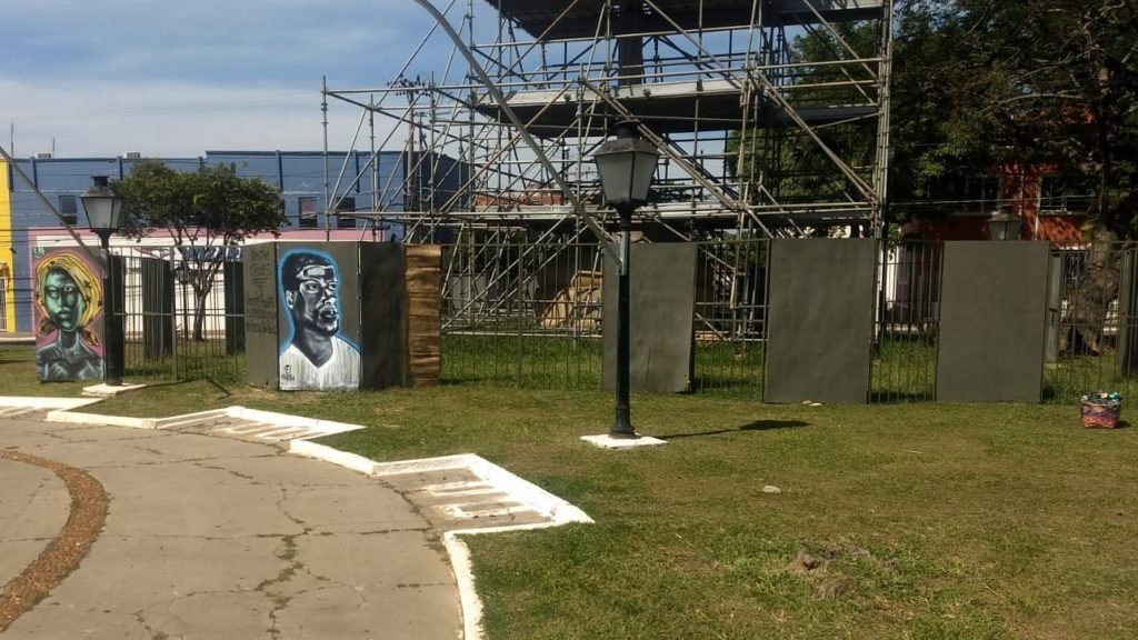 Justiça decide que multa de R$ 9 mil para artista é ilegal