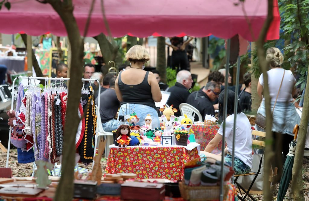 Feira EcoArt terá troca de livros e samba ao vivo