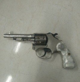 Suspeito de roubar duas pessoas é detido por populares