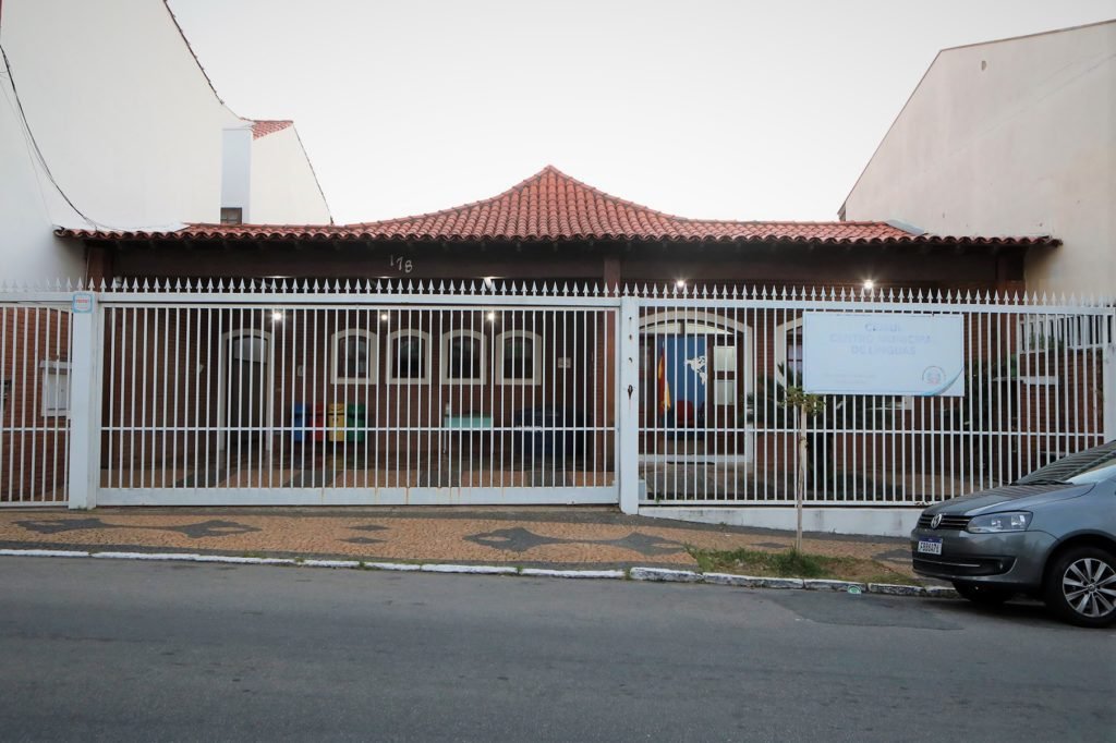 Centro Municipal de Línguas abre inscrições em maio