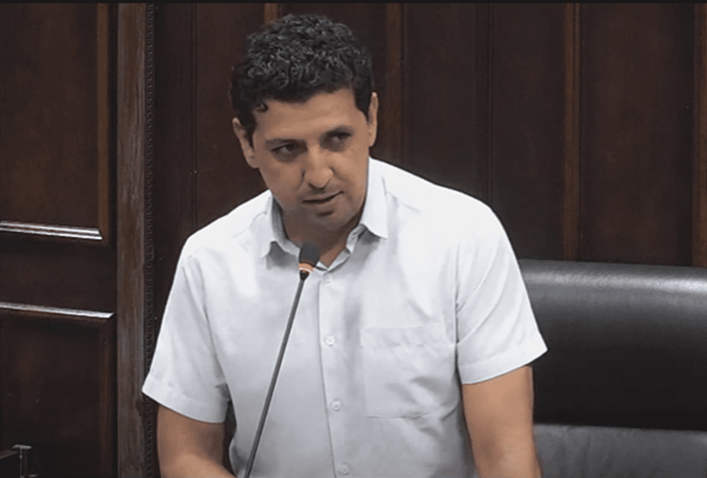 &#8220;Hoje não tem nenhum projeto relevante para a população&#8221;, diz vereador em sessão