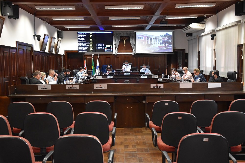 Câmara terá duas sessões extraordinárias nesta terça