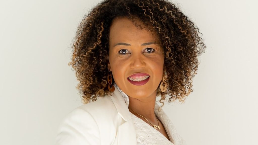 Dra. Graziela Costa anuncia sua pré-candidatura à deputada estadual