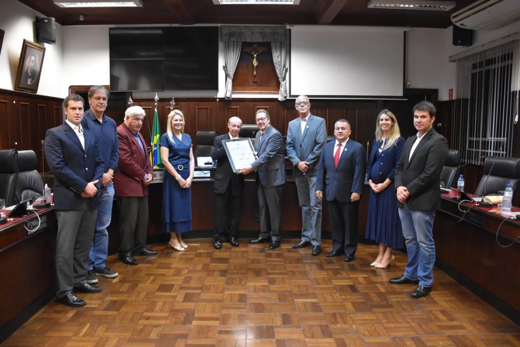 Dr. Décio Salvadori Junior é homenageado com Cidadania Emérita