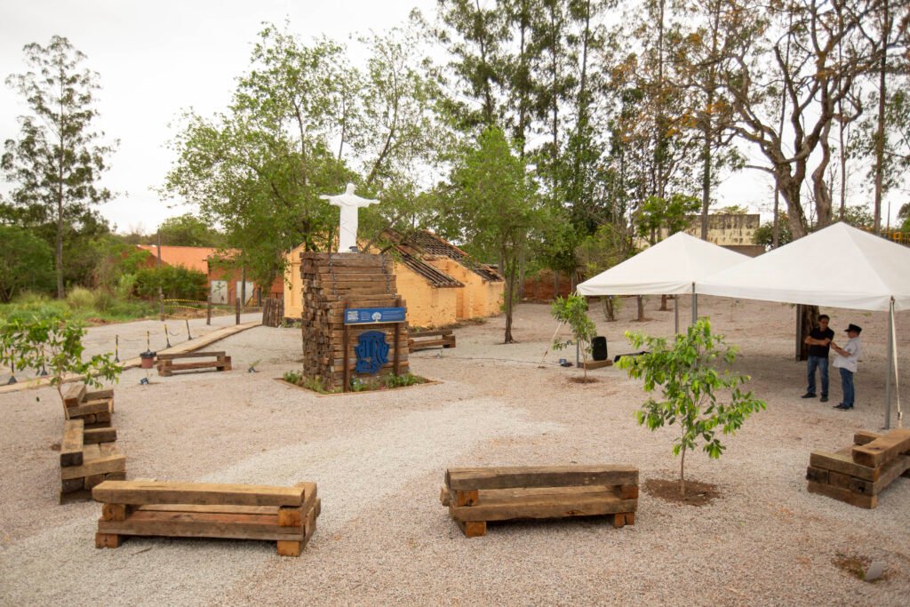 Parque Augusto celebra um ano com plantio de novas mudas