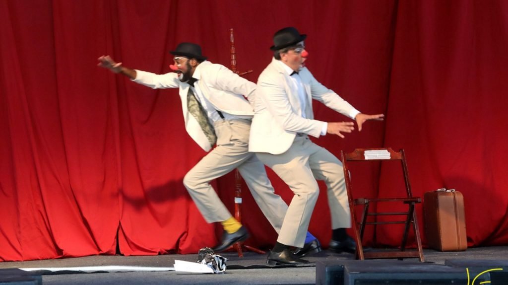 NÓSMESMOS apresenta “Qual é A Graça, Palhaço?” na abertura do Brasil Circus Festival