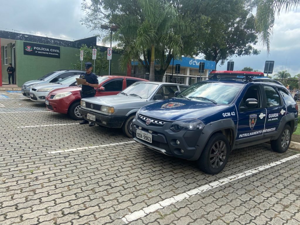 GCM recupera veículo furtado