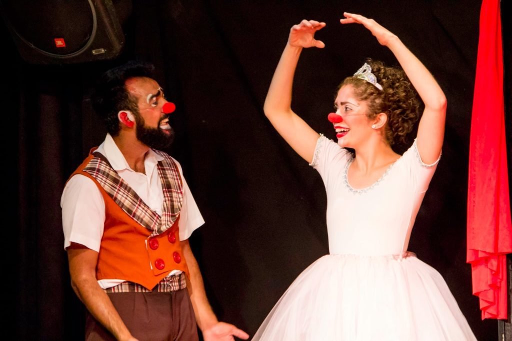 Trupe DuNavô apresenta espetáculo “É mesmo uma Palhaçada “