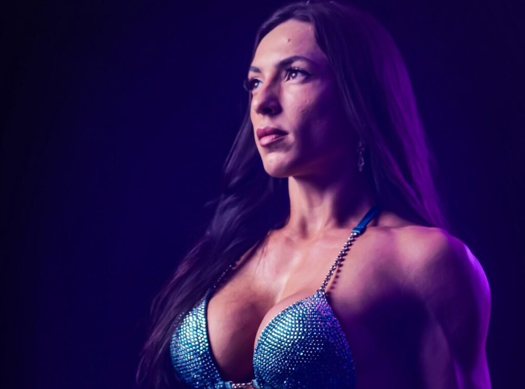 Moradora de Itu conquista segundo lugar em estreia no SPFF Fisiculturismo