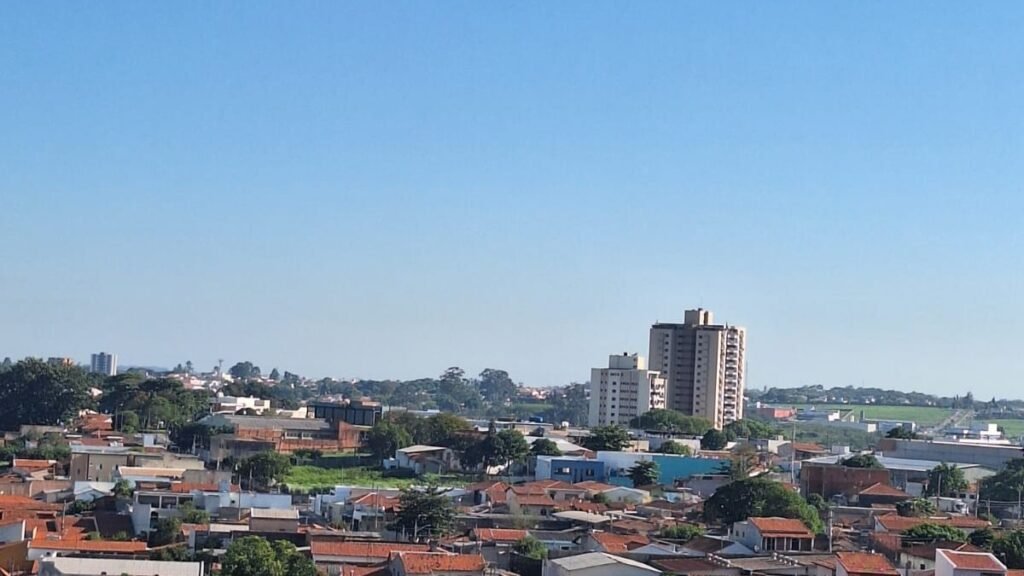 Sexta-feira amanhece linda, mas Defesa Civil alerta para tempestade