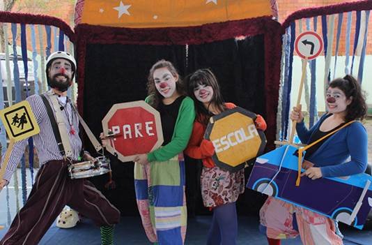 Peça “Enguiçou” se apresenta em Porto Feliz