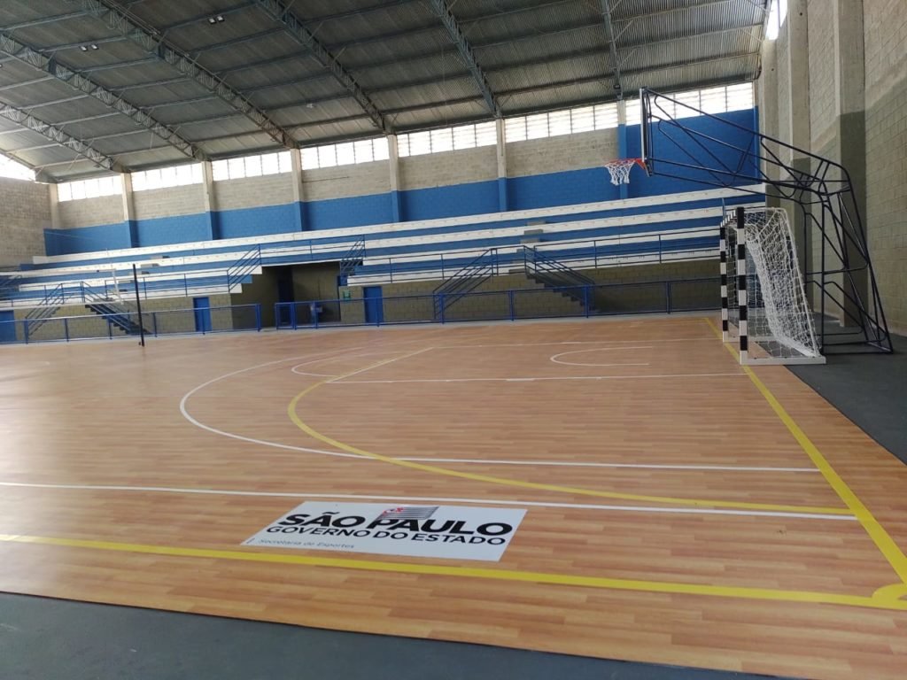 Aulas de futebol e futsal feminino estão com inscrições abertas
