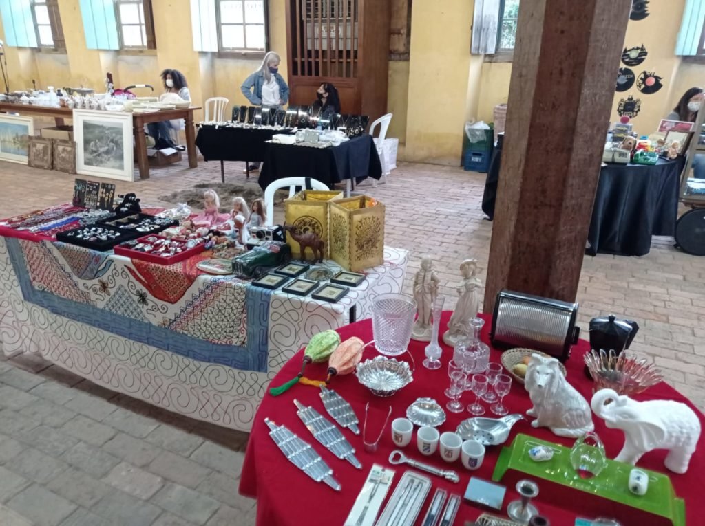 Feira &#8220;Antiguidades &#038; Curiosidades&#8221; acontece neste domingo em Itu