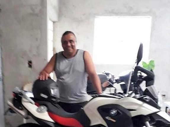 Motociclista que caiu em córrego diz que teve medo de ser assaltado