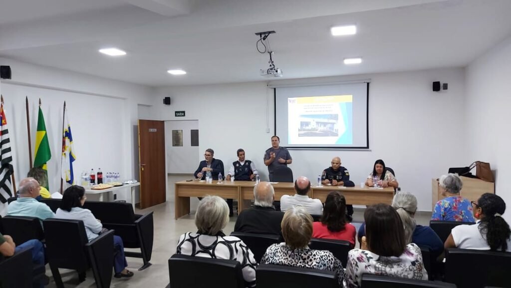 Centro POP explica atuação em encontro com moradores e autoridades