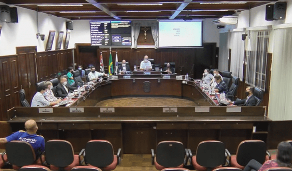 Sessões de Câmara são retomadas com a presença do prefeito Guilherme Gazzola