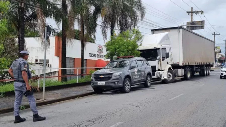 Caminhão furtado em Itu é recuperado em Limeira pelo Baep