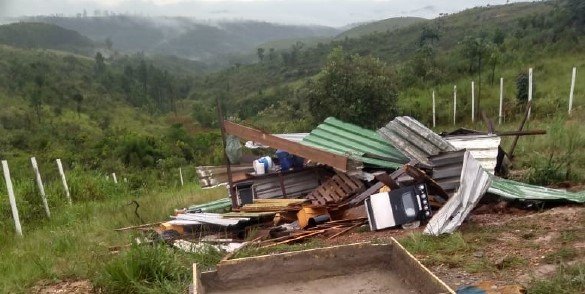 &#8220;Foi abuso de poder”, diz advogada sobre demolição em loteamento Santa Felicidade