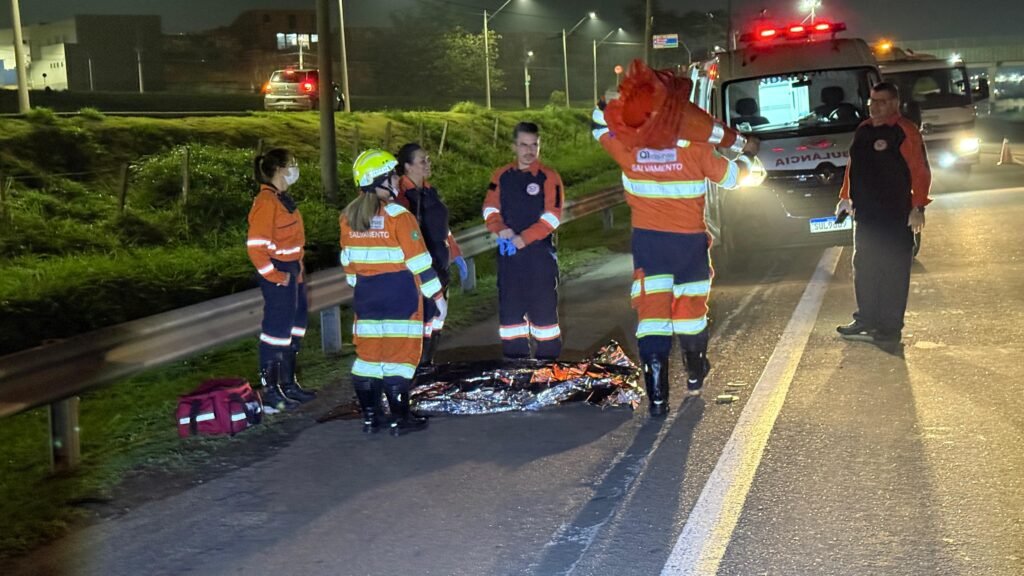Jovem de 20 anos morre atropelado na SP-075
