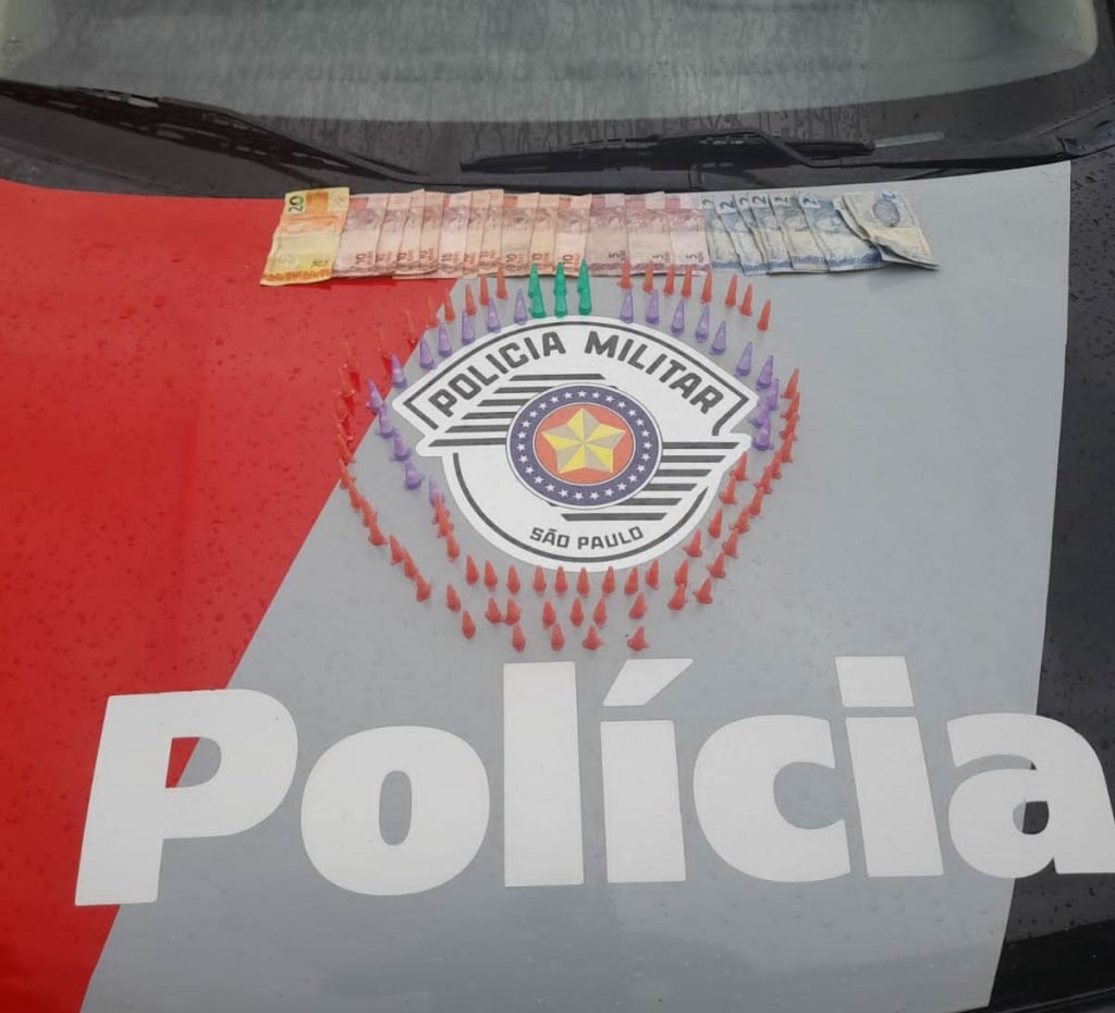 Rapaz é preso pela Polícia Militar com drogas e dinheiro