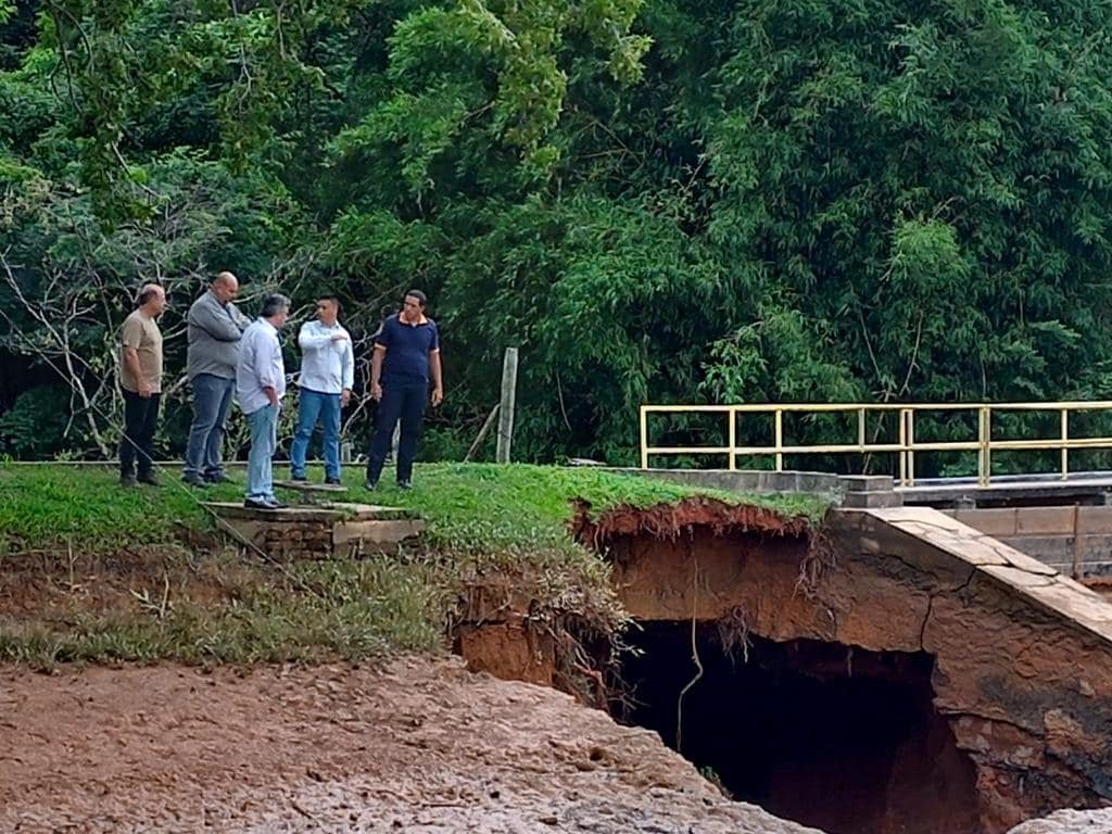 Parte da Represa Braiaiá se rompe devido à infiltração