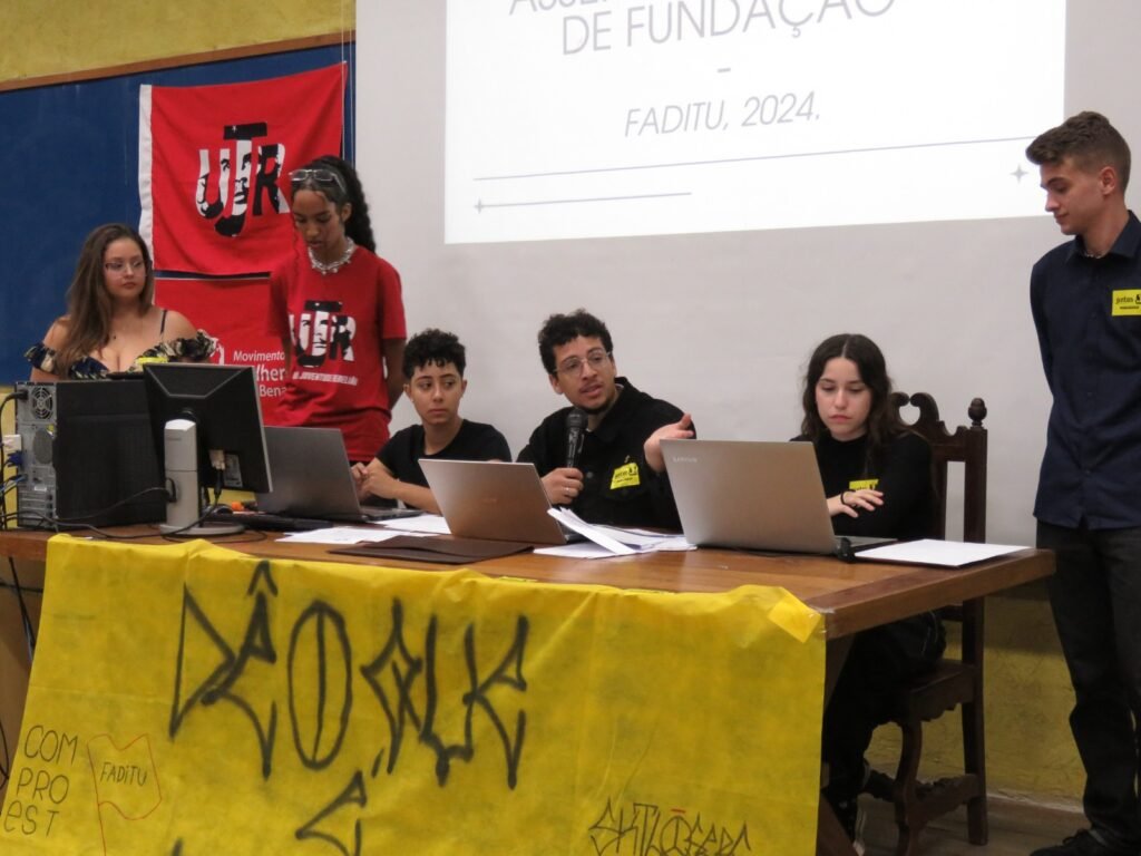 Estudantes da FADITU realizam Assembleia Geral para fundar diretório independente